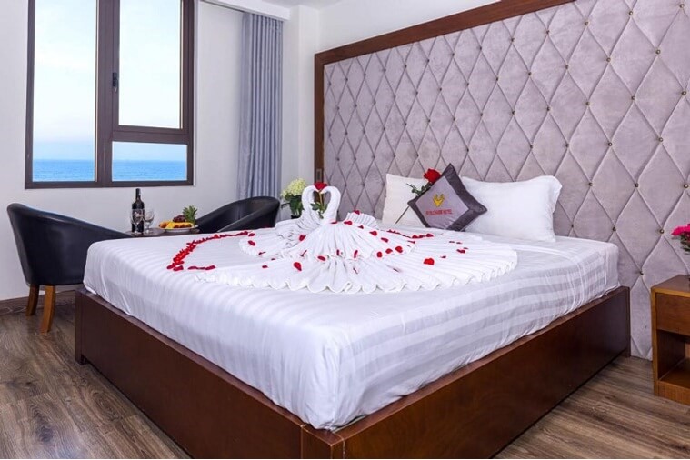 Phòng Deluxe Double with partial seaview